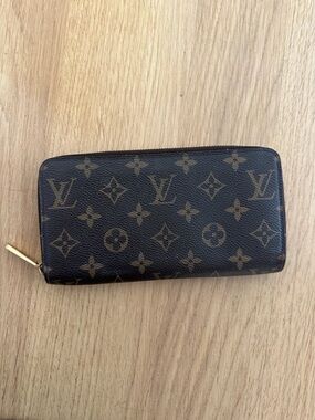 Louis Vuitton Mono Zippy Long Wallet